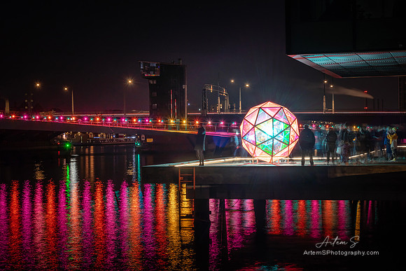 Dichroic Sphere af Jakob Kvist