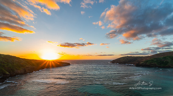 Sunset in Hanauma Bay